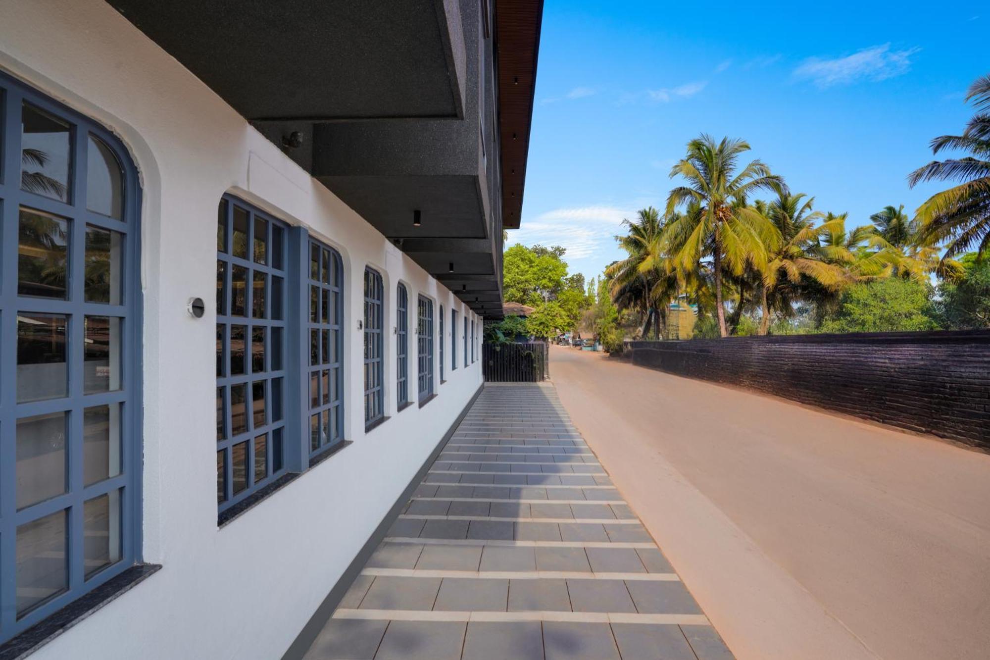 Lemon Tree Hotel, Anjuna, Goa Вагатор Экстерьер фото